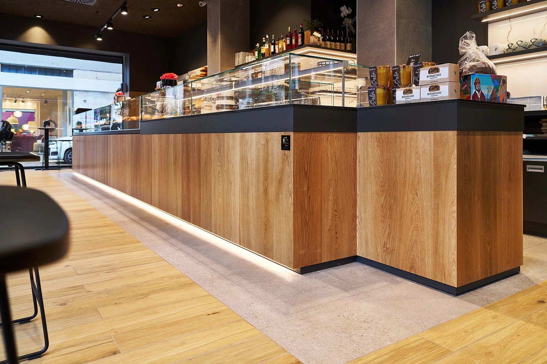 arredamento bar elegante